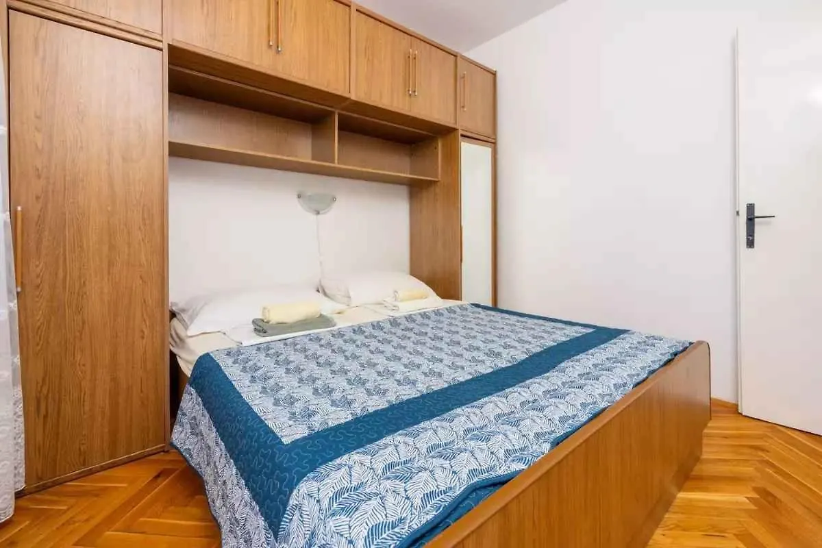 Four-Bedroom Apartment In Crikvenica II