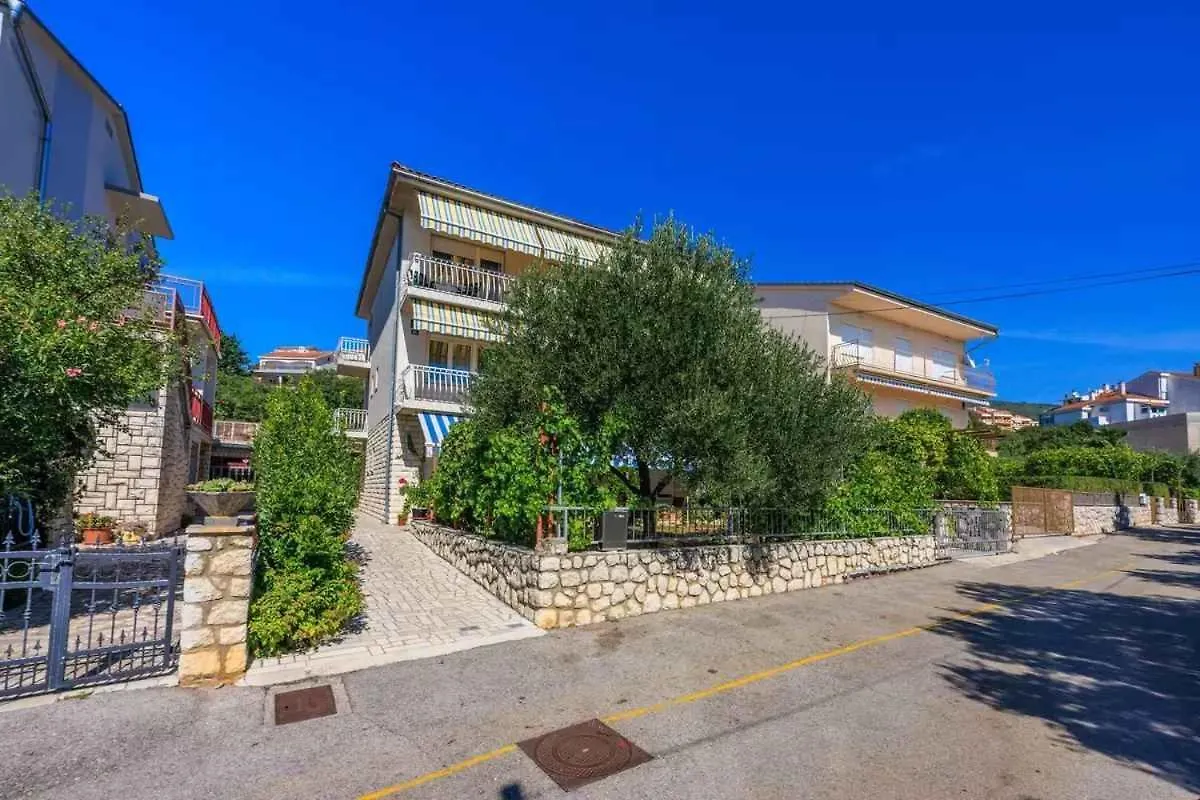 Four-Bedroom Apartment In Crikvenica II