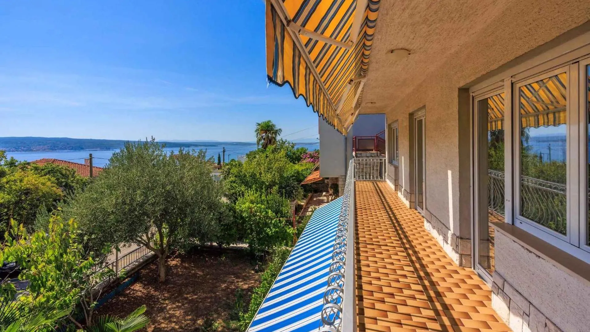 Four-Bedroom Apartment In Crikvenica II
