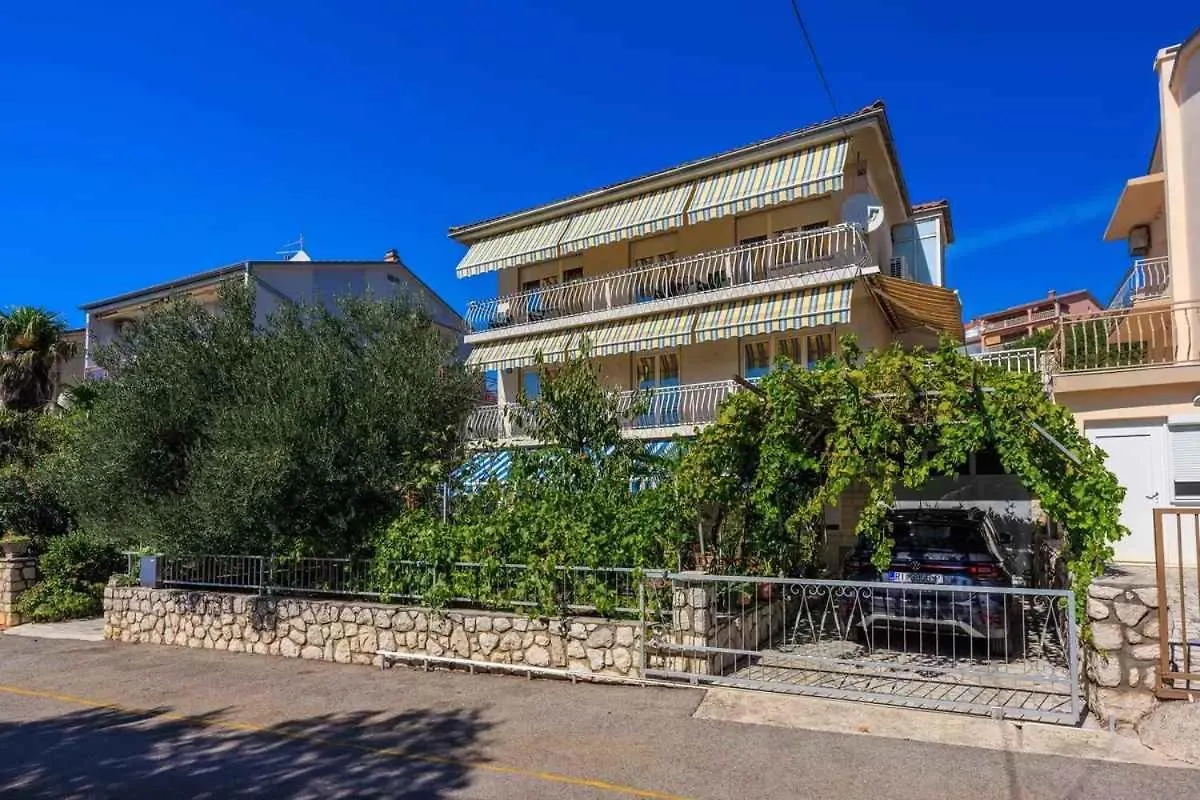 Four-Bedroom Apartment In Crikvenica II